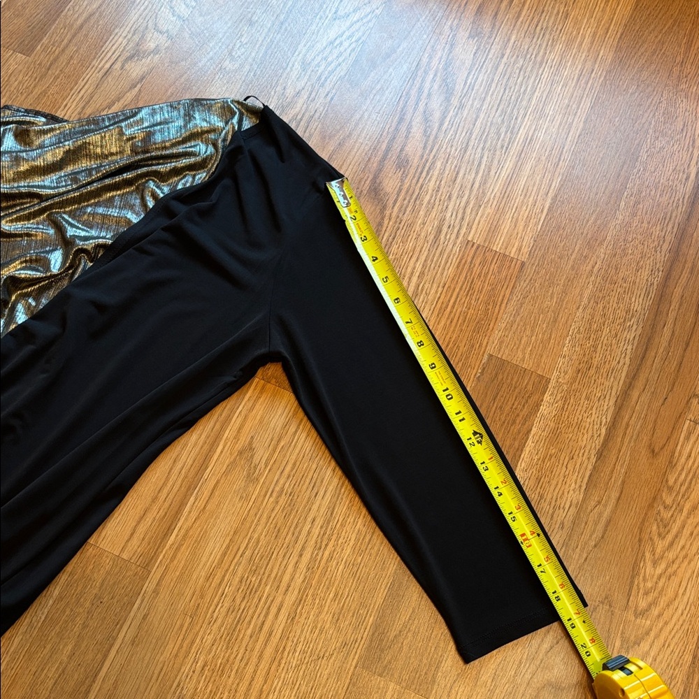 Jaclyn Smith Collection long sleeve black and gold metallic draped blouse Size L - Picture 10 of 17